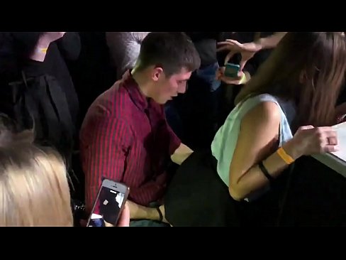 ❤️ Rigtig sex i en russisk natklub. 18-årig russisk pige i anus og vagina kneppet i en natklub ☑ Porno fb at da.porno-fuq.ru ❌